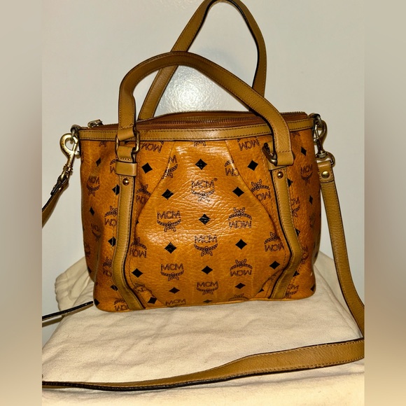 MCM Visetos Cognac Tote Bag . With Crossbody strap - Picture 4 of 16